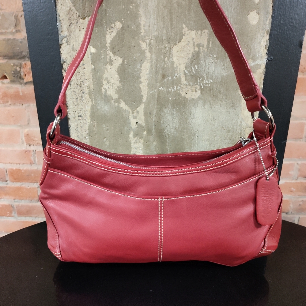 Liz & Co. | Classic Leather Shoulder Bag - Picture 8 of 8